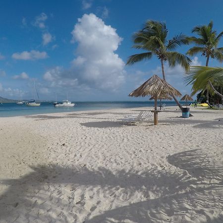 Hotel On The Cay Christianted Bagian luar foto