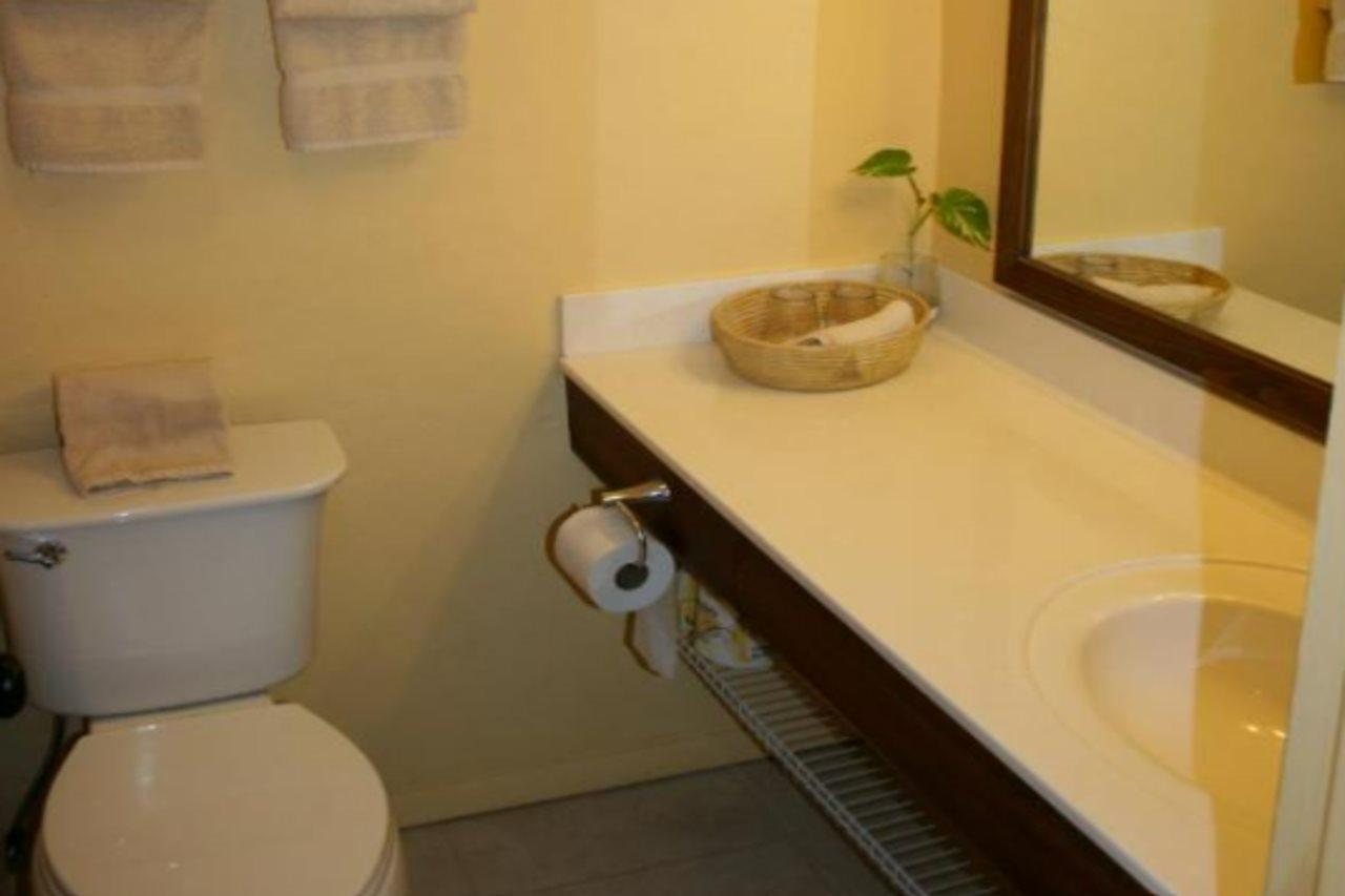 Hotel On The Cay Christianted Bagian luar foto