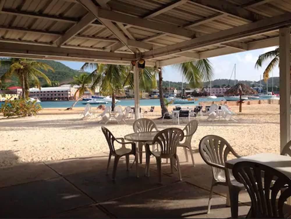 Hotel On The Cay Christianted Bagian luar foto